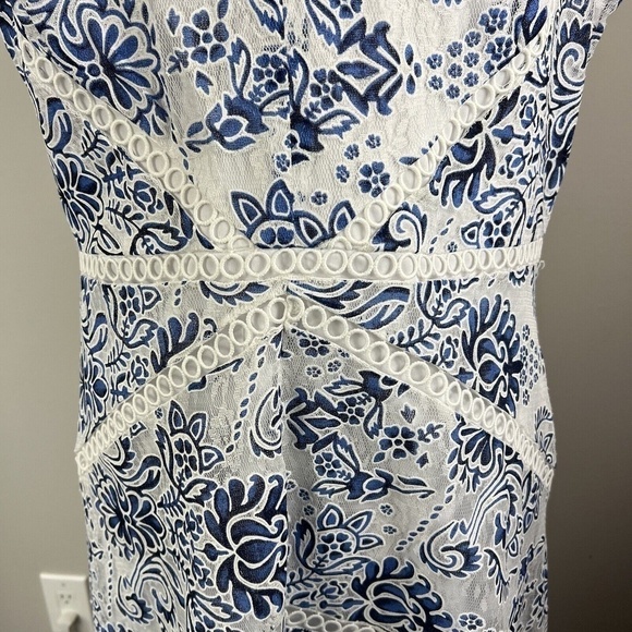 Just Taylor Sleeveless Floral Lace Overlay Midi Dress Size 16 Blue White - Picture 3 of 12